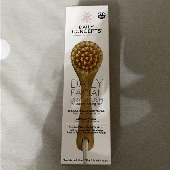Daily concepts facial dry brush - Picture 1 of 4